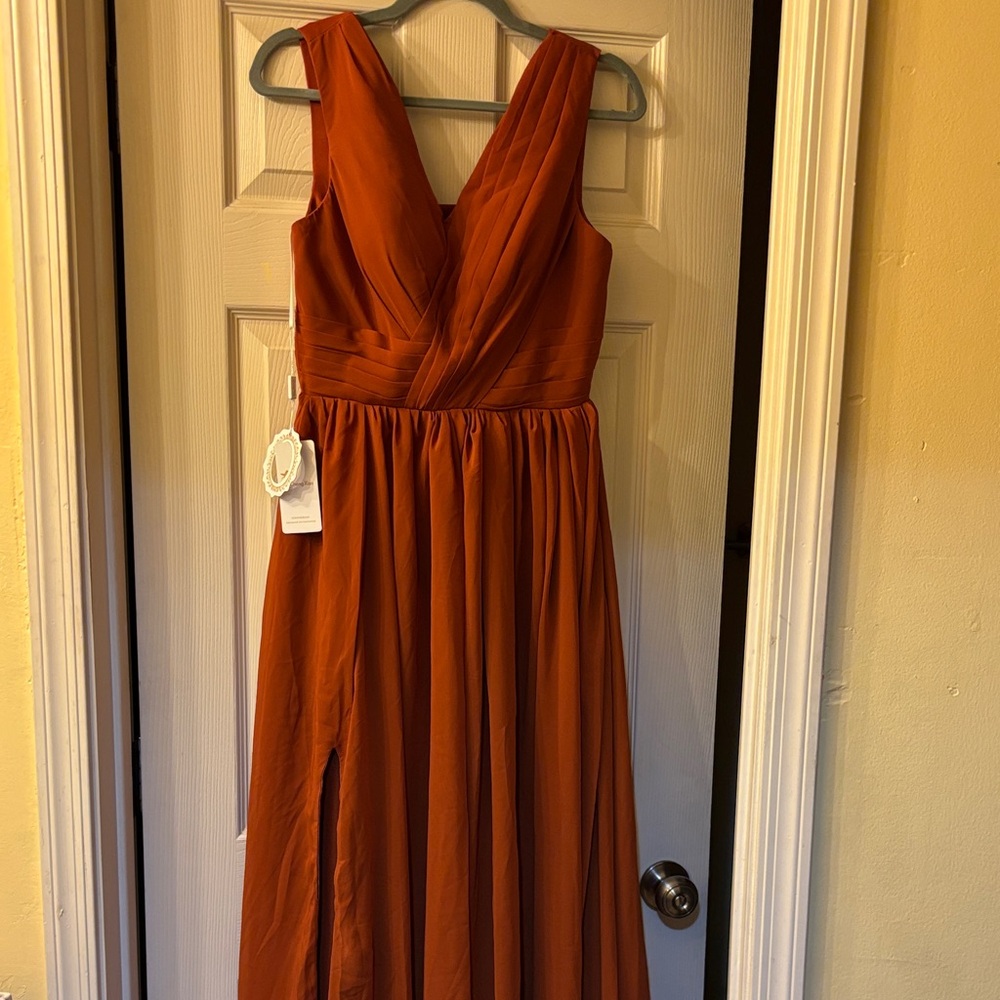 Elegant Sleeveless Rust Maxi Dress